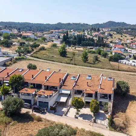 The Spacious & Quiet Maisonette