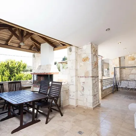 The Spacious & Quiet Maisonette * Paliouri