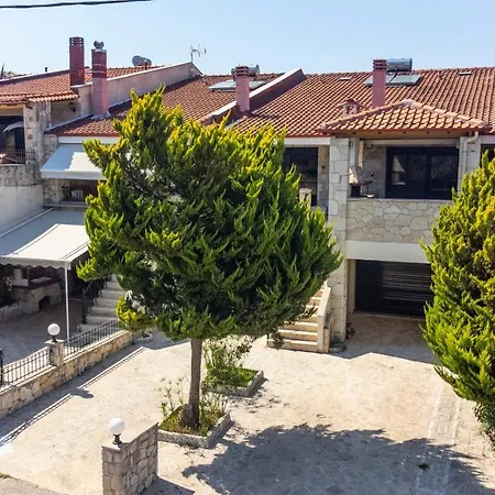 The Spacious & Quiet Maisonette