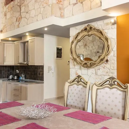 The Spacious & Quiet Maisonette Casa vacanze